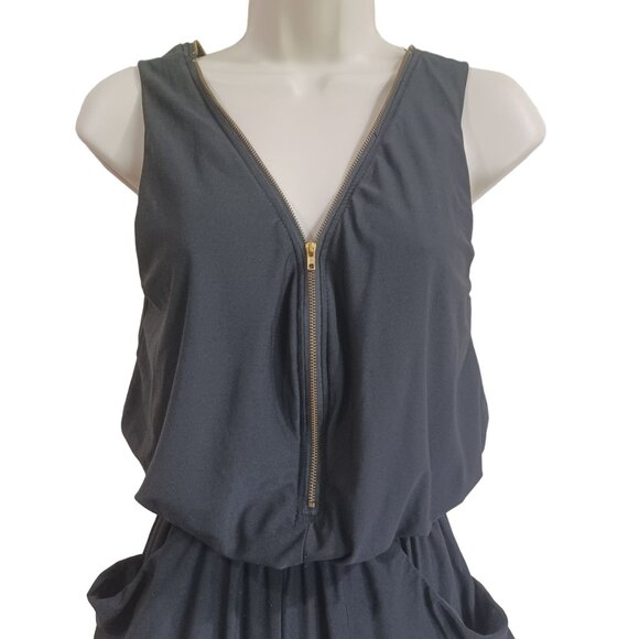 Forever 21 Women's Sleeveless Romper Black Color Size S V-Neck Front & Back Zip - Picture 9 of 12